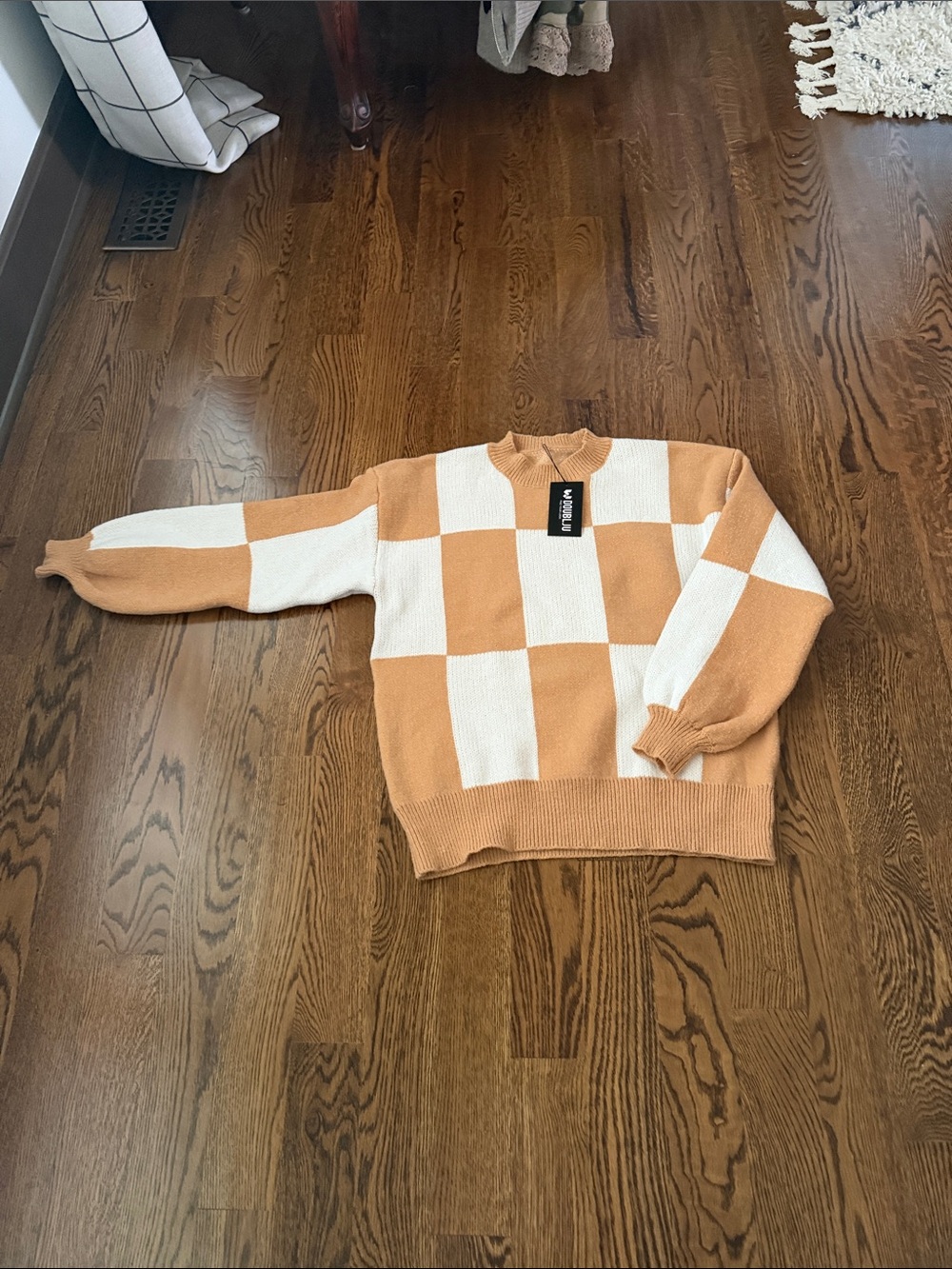 Doublju Checkerboard Crewneck Sweater in Cream and Tan large - Picture 2 of 8